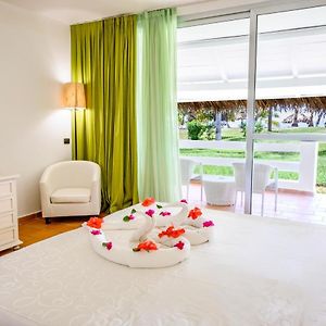 Zimmer mit Kingsize-Bett